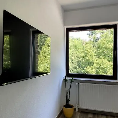 Schone, Moderne Mit Parkplatz