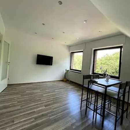 Schone, Moderne Mit Parkplatz Apartmán *