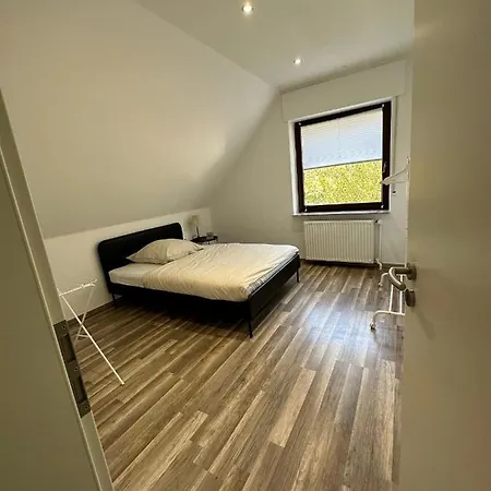 Schone, Moderne Mit Parkplatz Apartmán *