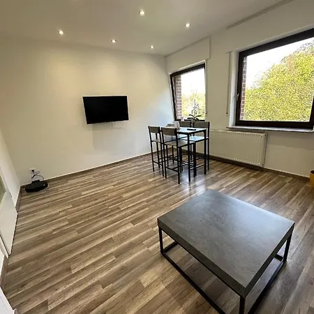 Schone, Moderne Mit Parkplatz Apartmán